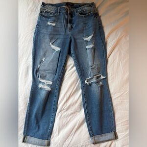 Judy Blue Distressed Boyfriend Jeans in Classic Blue